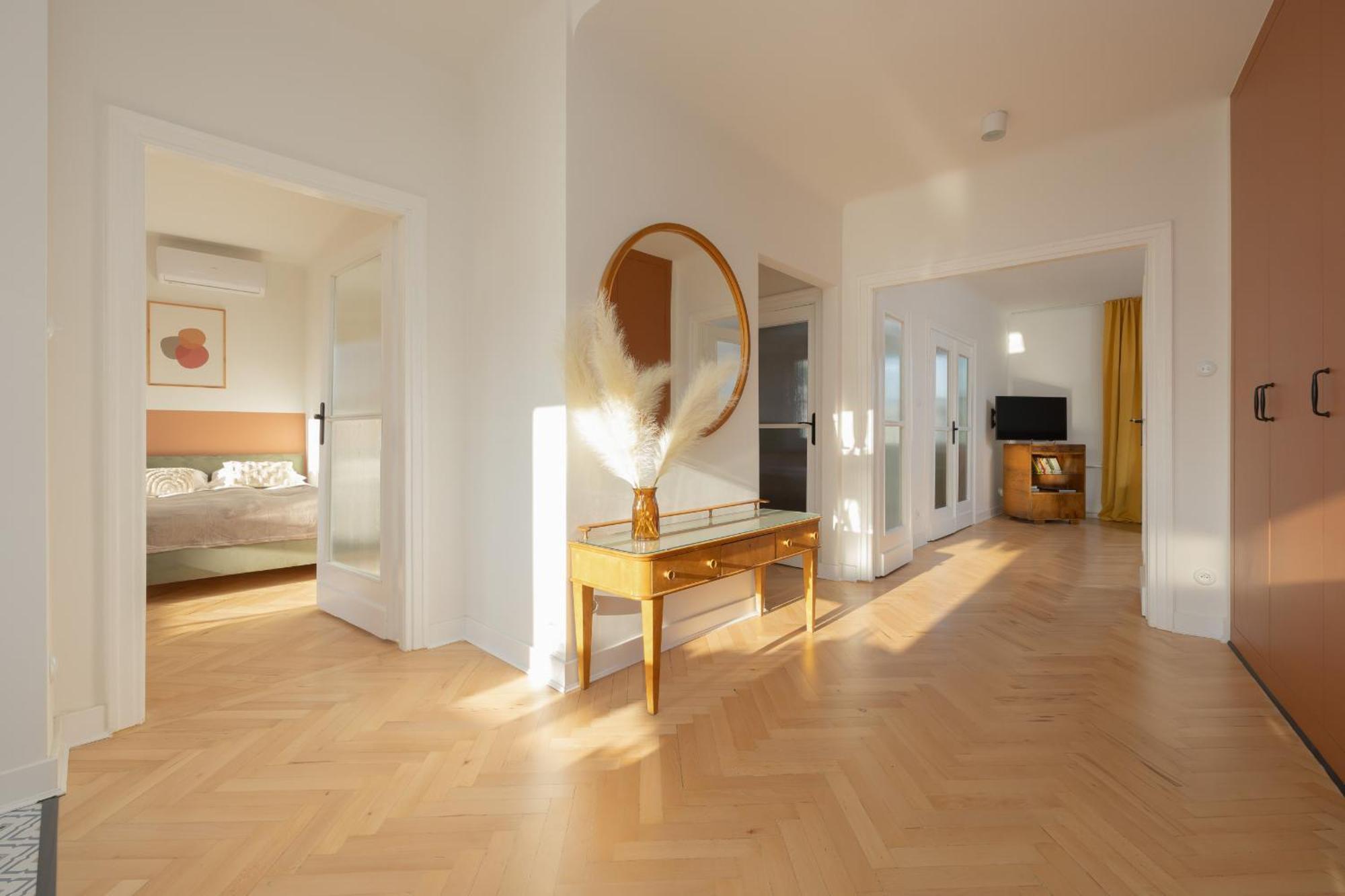 ורשה Apartment For 6 People Near Royal Baths Park By Renters Prestige מראה חיצוני תמונה