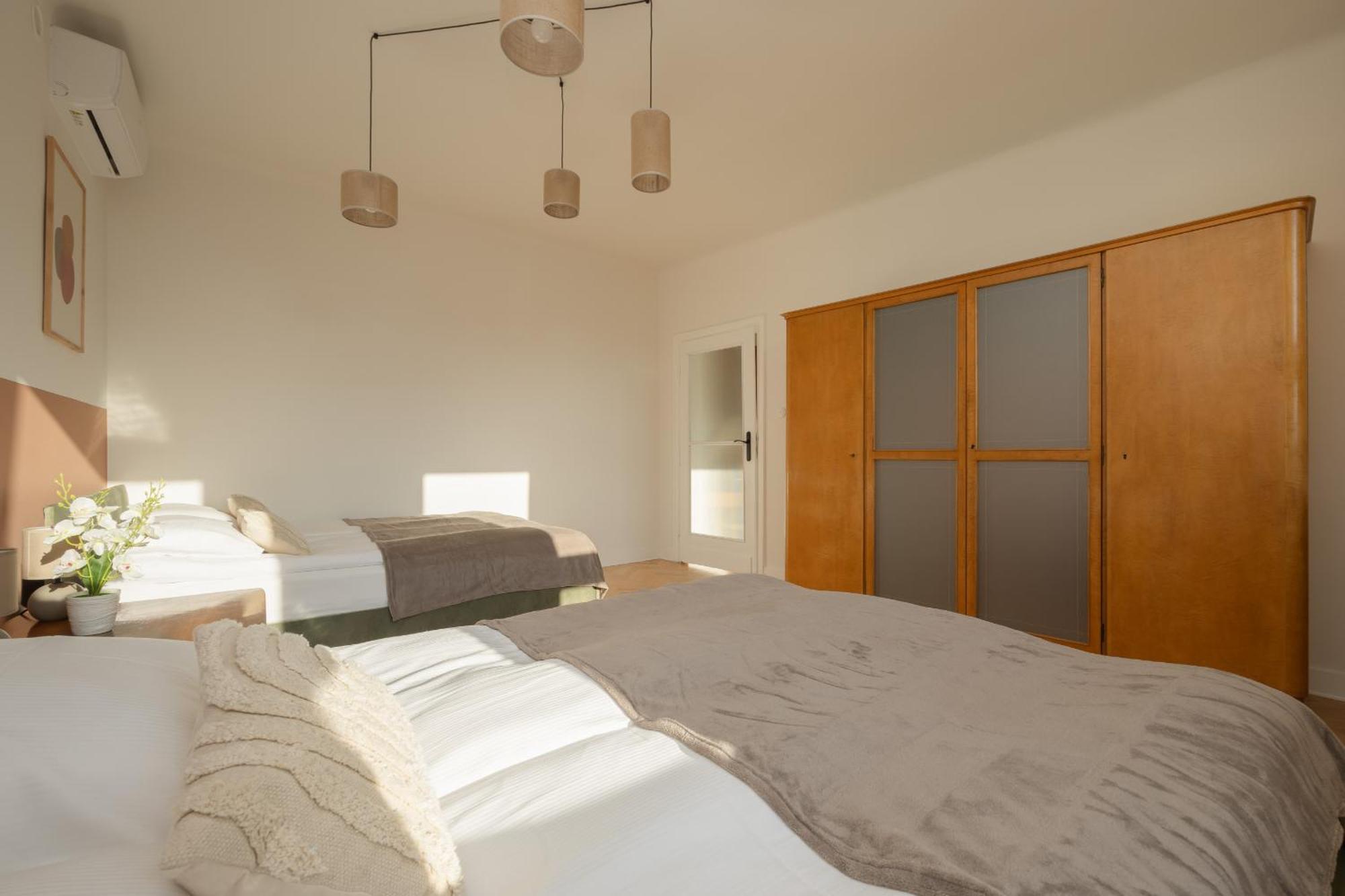 ורשה Apartment For 6 People Near Royal Baths Park By Renters Prestige מראה חיצוני תמונה